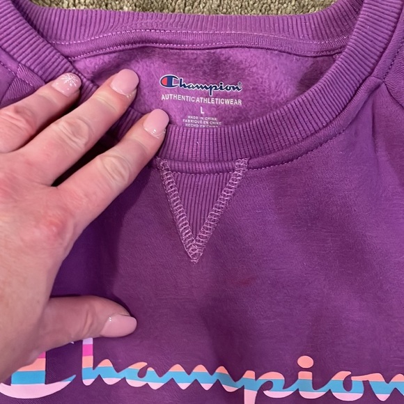 Children’s magenta long sleeved sweatshirt by Champion. Size large.NWT. - Picture 2 of 4